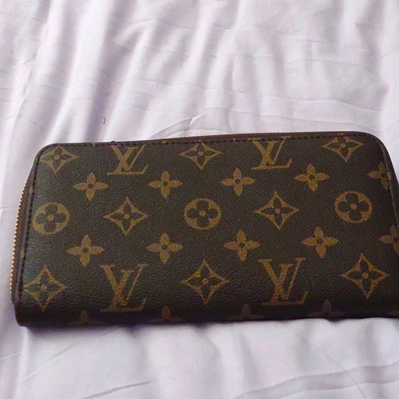 Handbags - Louis Vuitton wallet